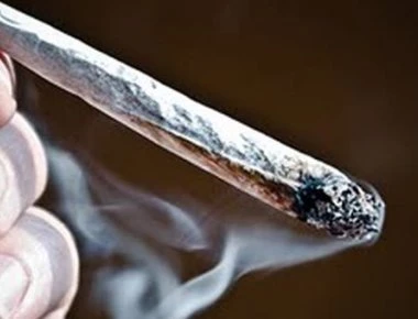 Σοκ: 14χρονη μαθήτρια λιποθύμησε από χρήση χασίς σε σχολική εκδρομή (βίντεο)